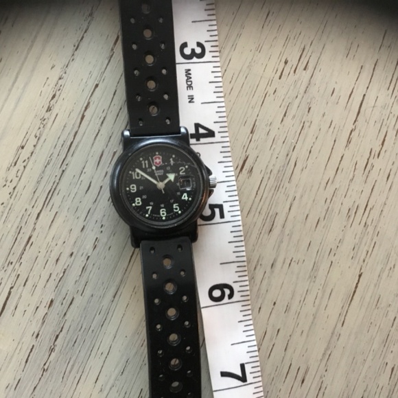 Vintage 1993 Ladies Swiss Army Watch - Picture 4 of 5